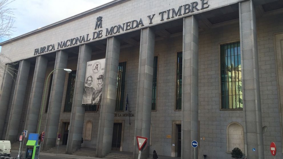 El frente de la Fábrica Nacional de Moneda y Timbre en Madrid