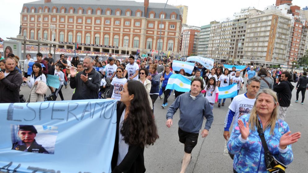 Familiares del ARA San Juan iniciaron una campaña para recaudar fondos para una búsqueda privada