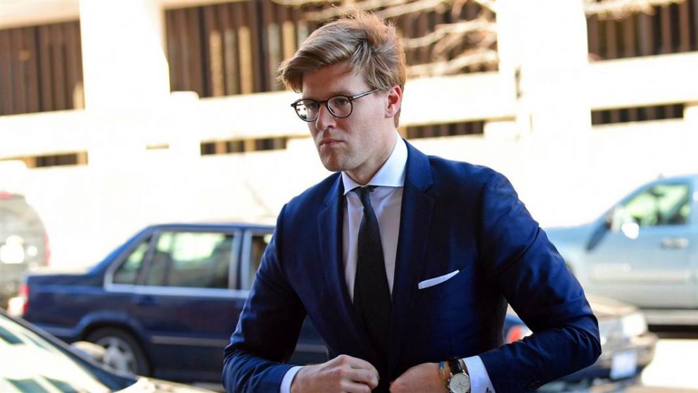 Un abogado vinculado a la campaña de Trump se declara culpable de mentir al FBI