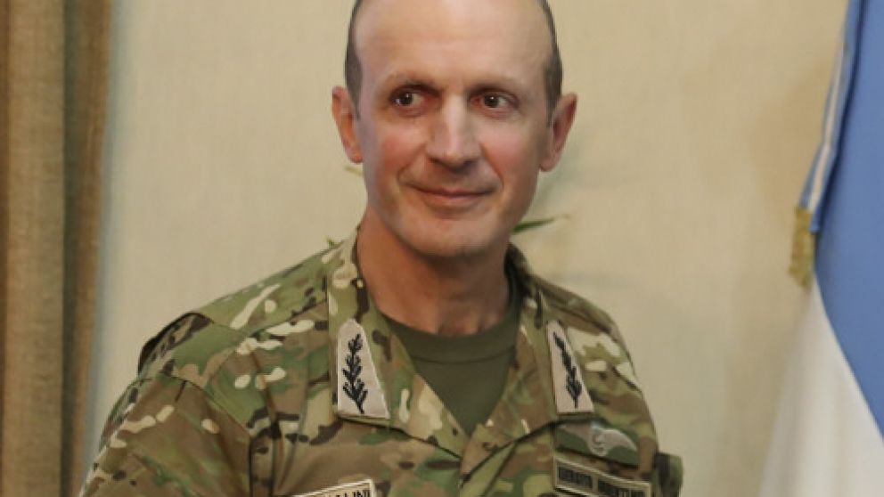 Pasqualini asume como jefe del Ejército