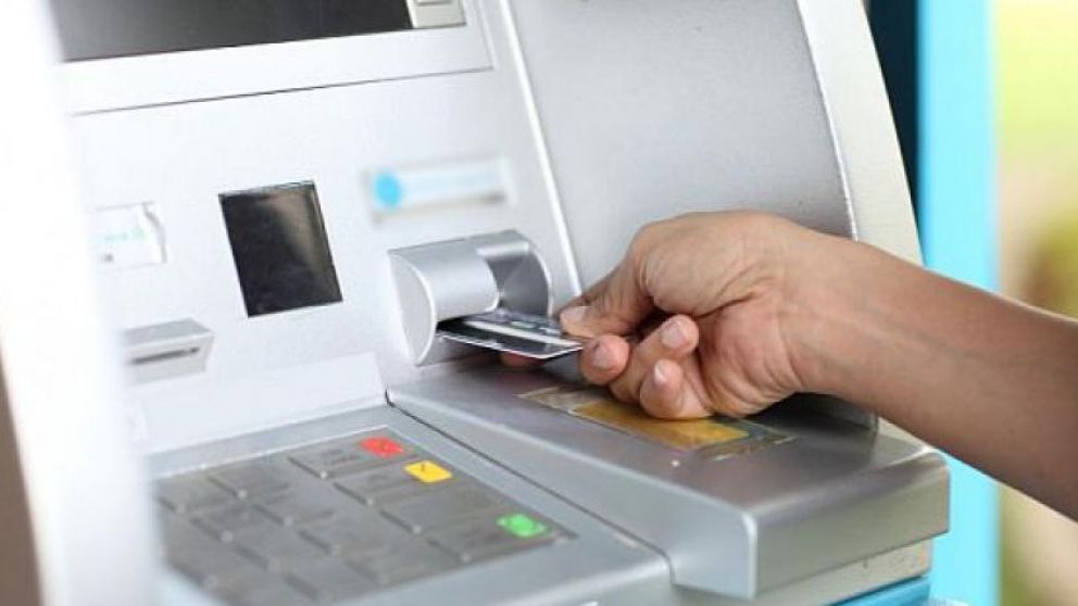 Estados Unidos acusó a dos hombres de usar un malware para vaciar cajeros automáticos