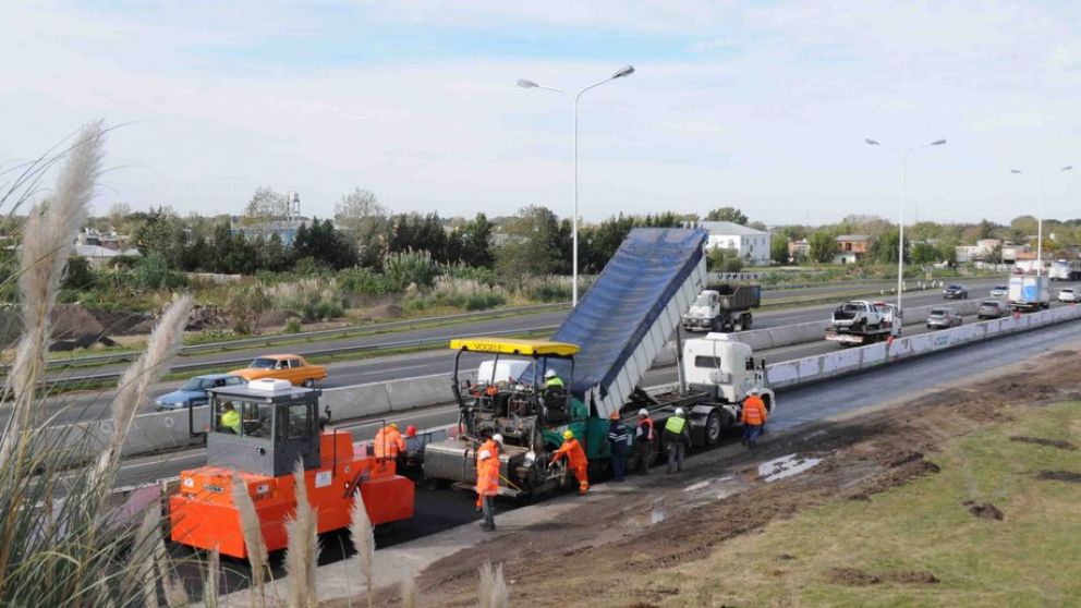 Transporte asegura que realizó 50% más de obras viales que en 2015