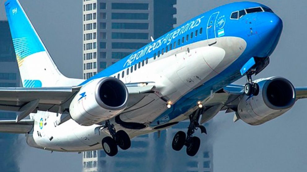 Se van para arriba: Aerol�neas Argentinas aplicar� recargo por combustible en los pasajes ante la suba del petr�leo