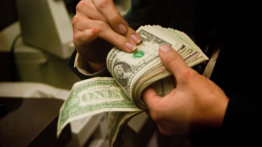 A cuánto cotiza el dólar blue, oficial, MEP, CCL y mayorista hoy lunes 30 de marzo