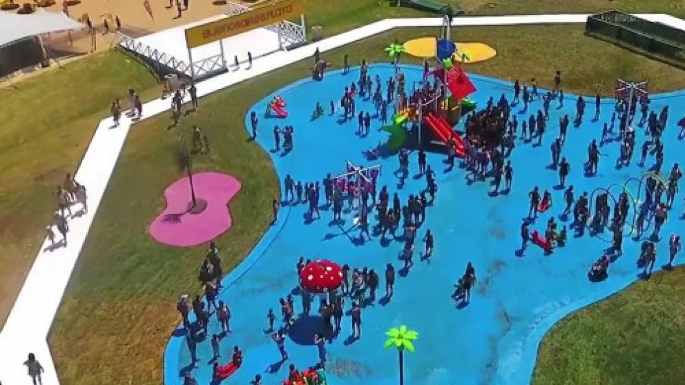 El predio de la polémica, con forma de pileta pero pintada