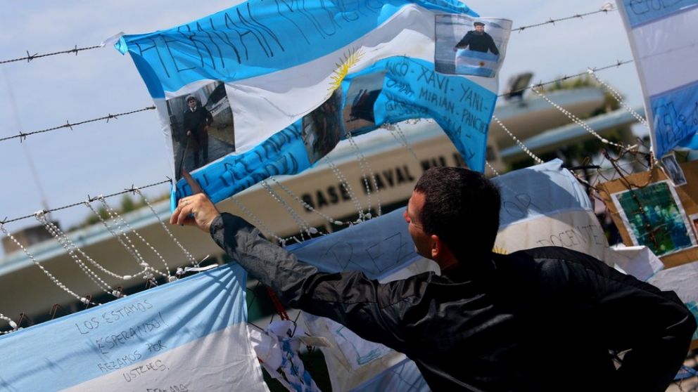 Familiares del ARA San Juan expectantes con la comisión bicameral