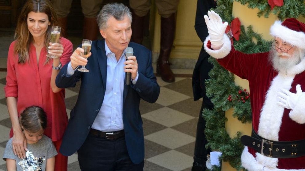 Macri y varios dirigentes saludaron a los argentinos en las redes sociales