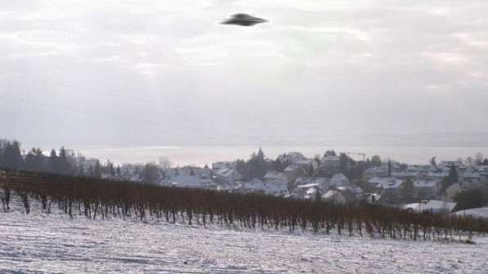 Platillos volantes, objetos voladores no identificados son denominaciones afines a un misterio o un bluff