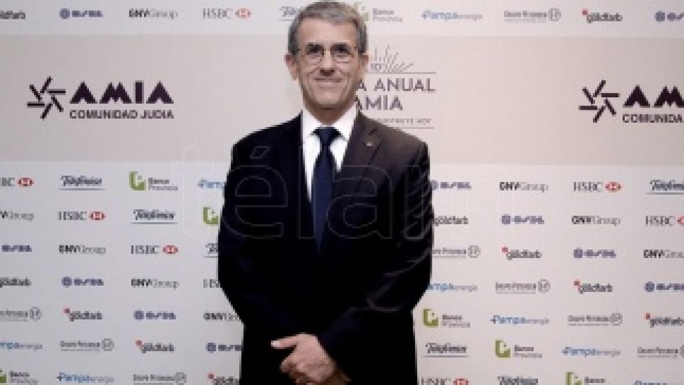 El presidente de la AMIA afirmó que las detenciones “ratifican que Irán es el principal responsable del atentado"