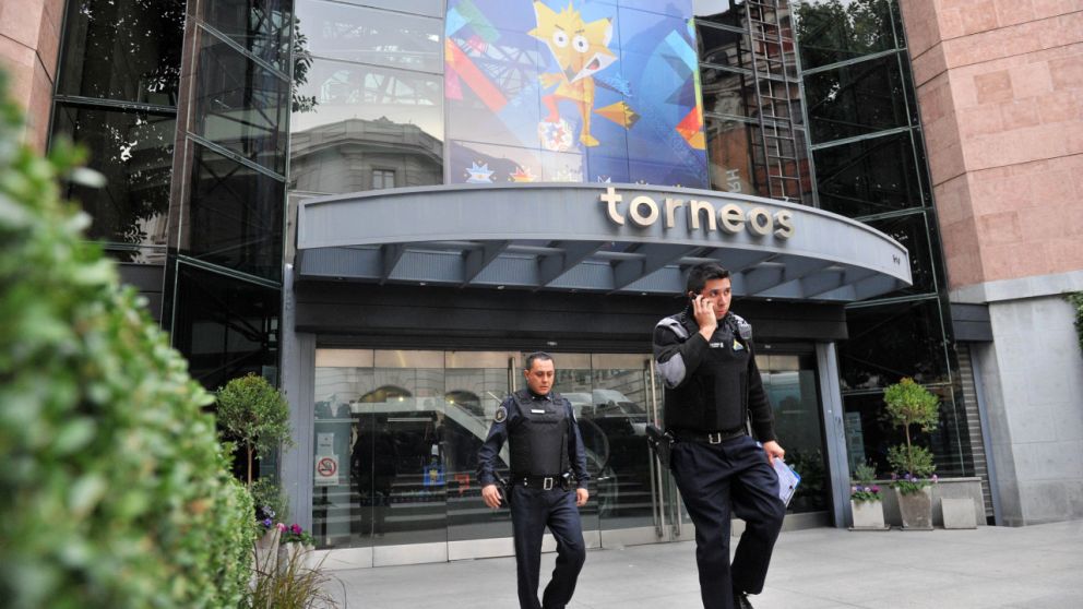 Allanan Torneos por desvío de fondos en Fútbol Para Todos