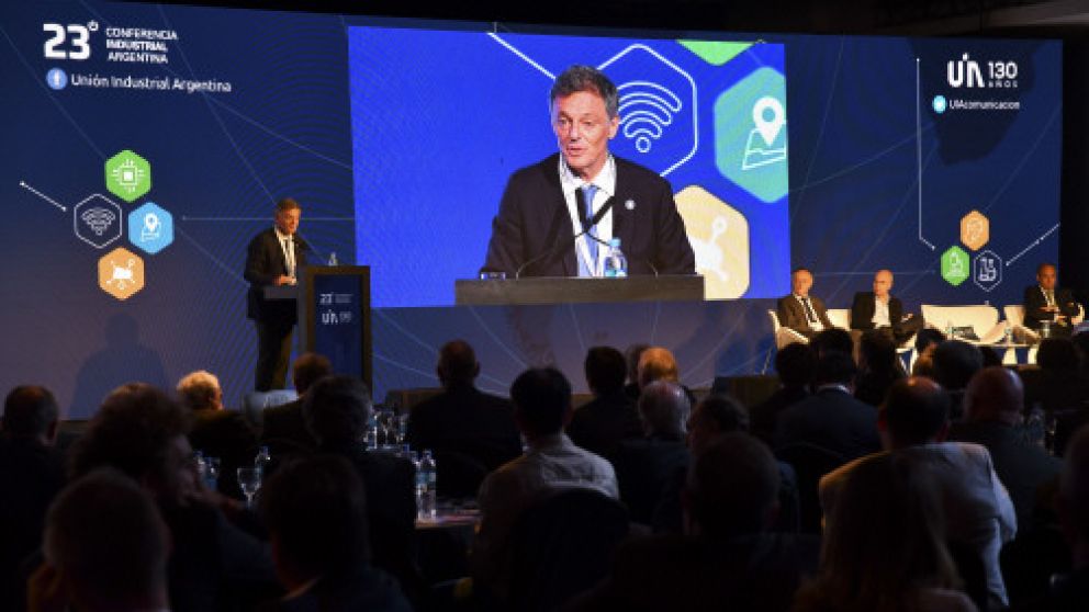 Francisco Cabrera respondió a los reclamos de los industriales