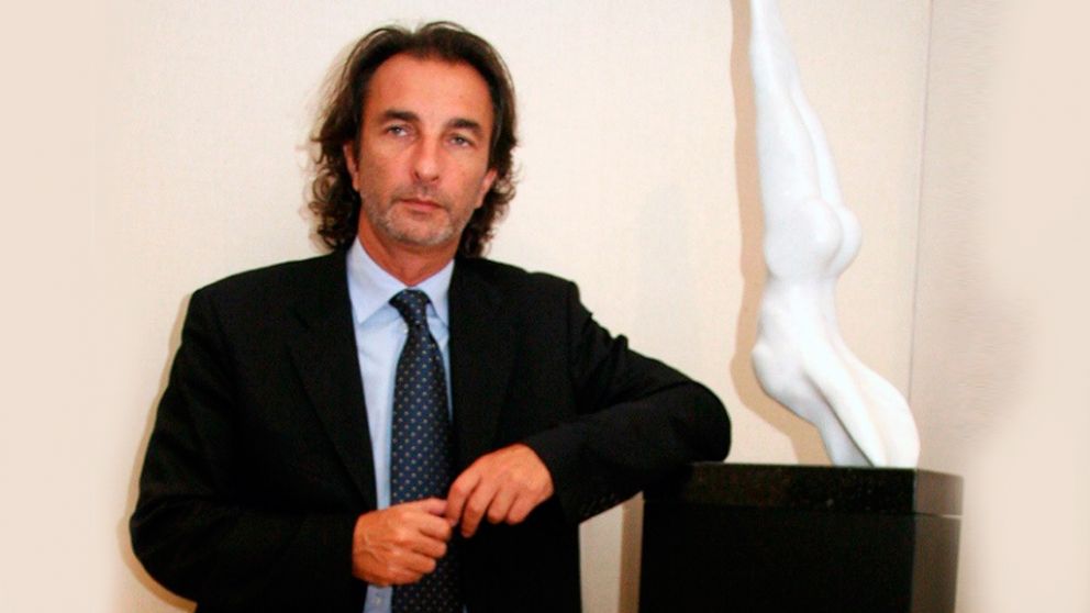 Piden el embargo de bienes de Calcaterra por el caso Odebrecht