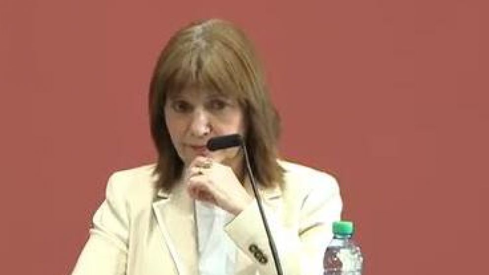 Bullrich: “hay grupos violentos” que “no respetan la ley"