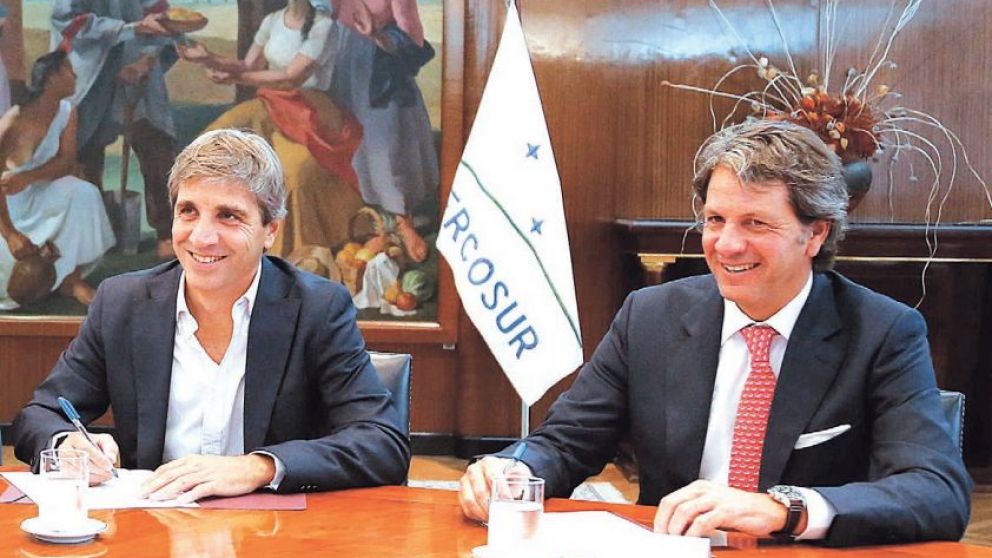 El ministro de Finanzas, Luis Caputo y Juan Pazo, titular de la SSN: una excelente relación