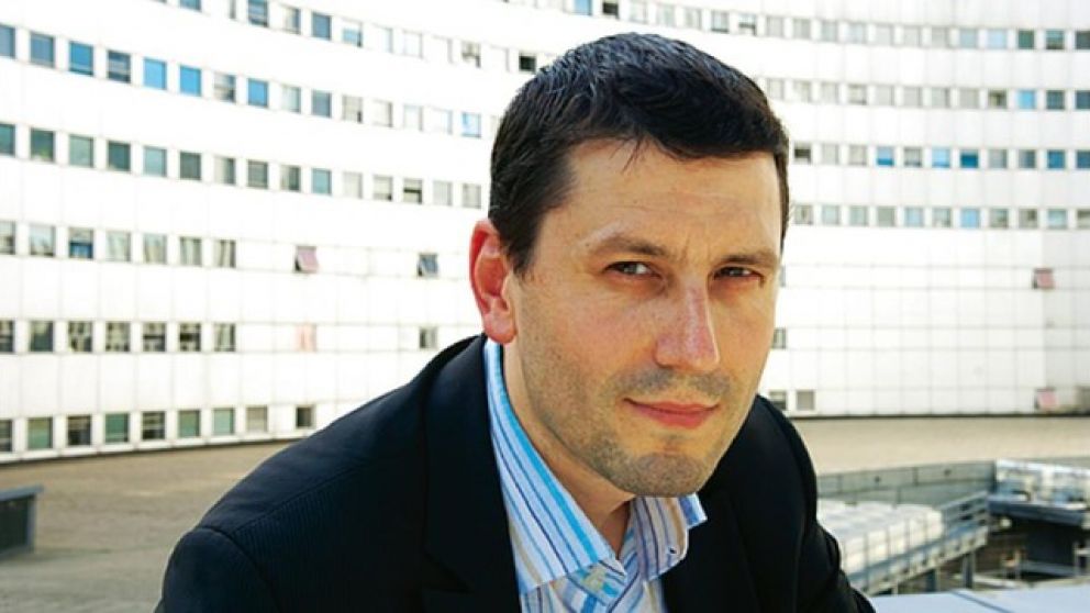 El sociólogo Frederic Martel, explica que hay una falsa percepción de consenso en las redes sociales