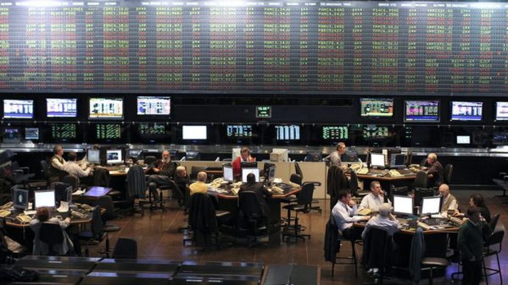 Los bonos cayeron hasta 2% tras el anuncio del impuesto a la renta financiera