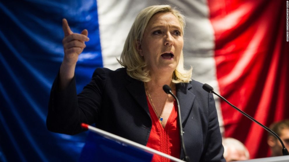 Retiraron fueros a Marine Le Pen