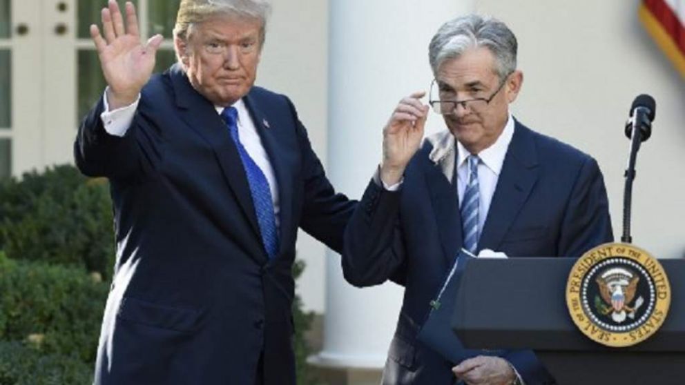 Un nuevo round entre Trump y la FED impacta en los mercados y debilita al dólar