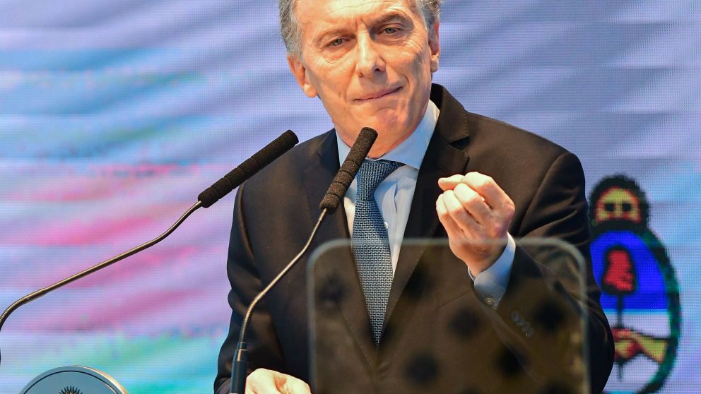 Buenos Aires: El presidente, Mauricio Macri, encabeza un encuentro en el Centro Cultural Kirchnerdonde presenta un conjunto de políticas públicas ante más de 150 representantes de la oposición, empresarios, sectores eclesiásticos, sindicalismo, universida
