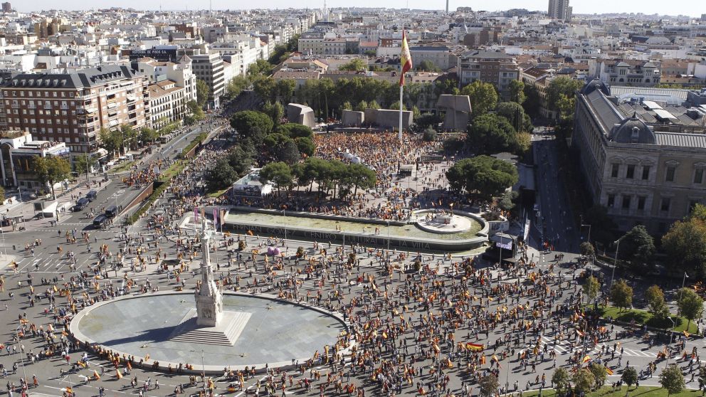 MANIFESTACIN PARA REIVINDICAR LA UNIDAD DE ESPAA Y LA CONSTITUCIN - 28/10/2017 -Tlam - Madrid: Manifestacin convocada por la Fundacin DENAES para la defensa de la Nacin espaola, en la plaza de Coln de Madrid, para reivindicar la unidad de Espaa y la Const