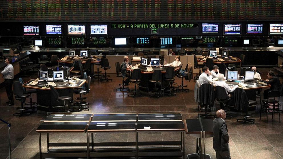 Bajan las acciones del S&P Merval