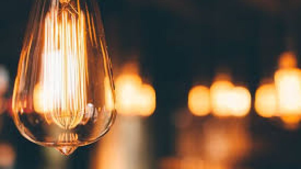 La producción de electricidad, gas y petróleo sigue en caída