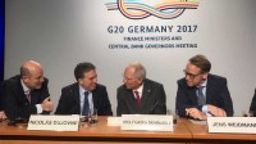 Sturzenegger cree que el repunte de la inflación no impacta en la meta de 2018