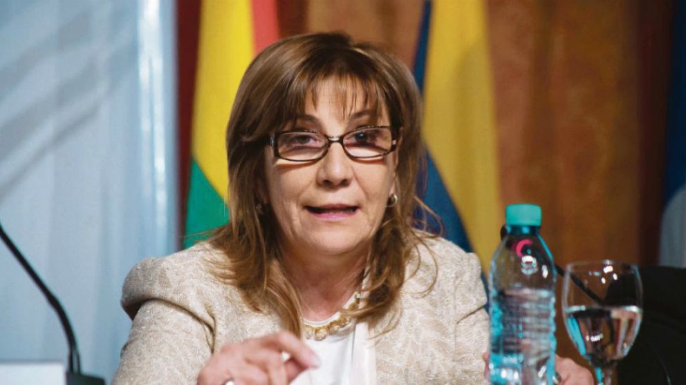 Confirman el procesamiento de Angelina Abbona por no denunciar irregularidades en aerolíneas