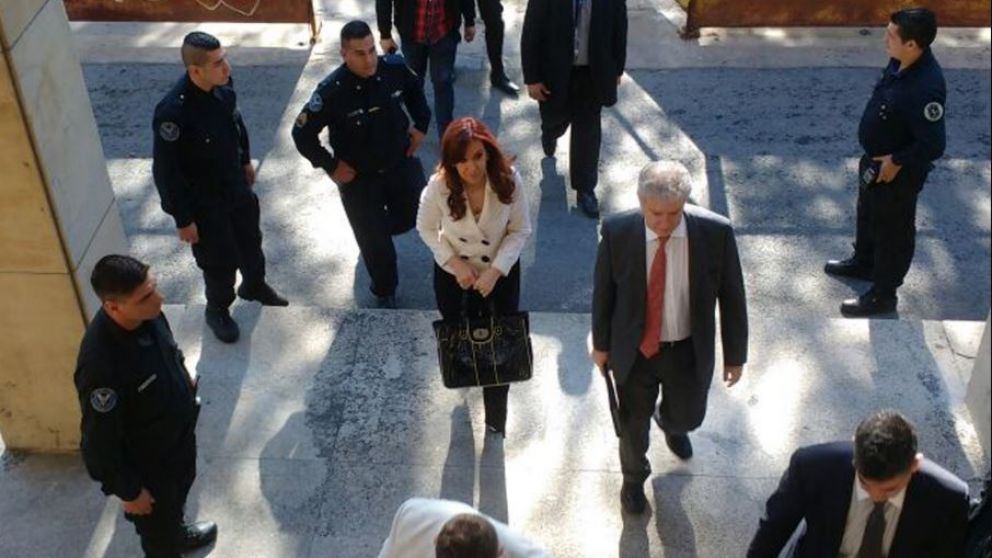 Cristina rechazó las acusaciones: "Jamás me apoderé de dinero ilícito"