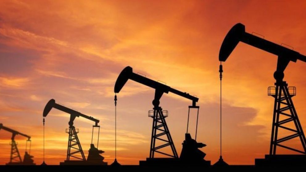 El WTI cay� 9,2% y baj� a USD 102,5, mientras el Brent retrocedi� m�s de 12%. Trump anunci� una pr�rroga de dos semanas