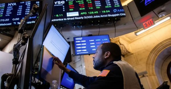 Merval sube 2,4% tras aprobación del Banco Mundial por USD 2.000M