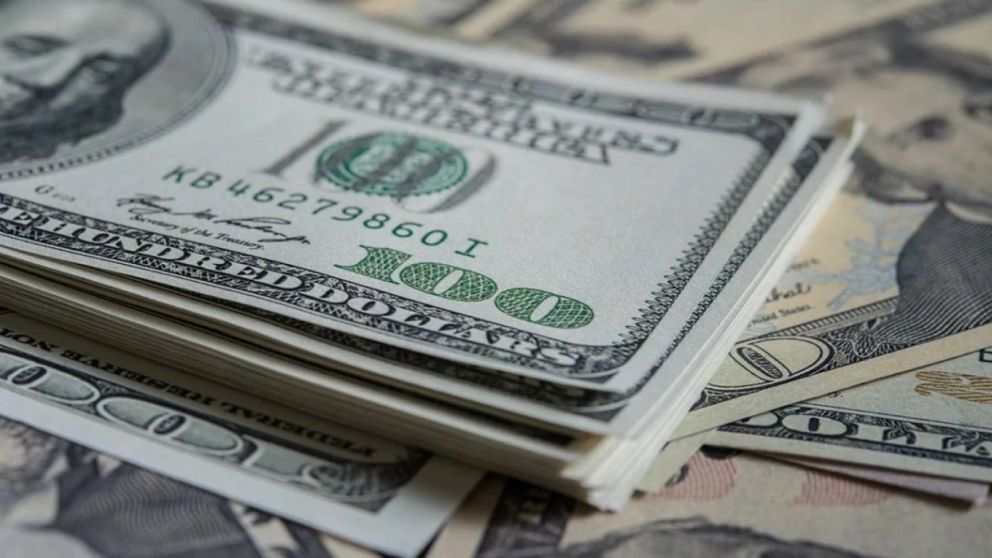 Una semana antes de que finalice 2025, el dólar cotiza por debajo de los $1.500