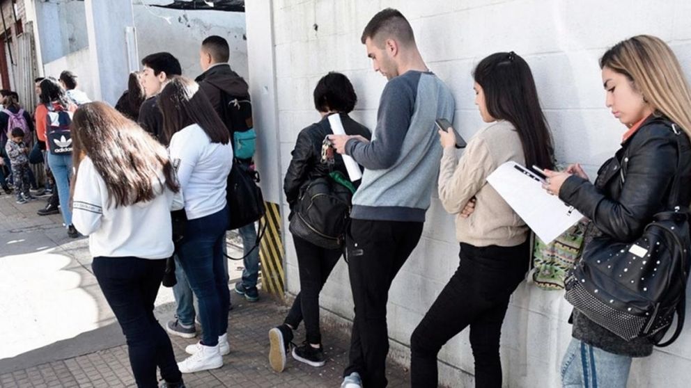 Leve repunte del empleo en el cierre del 2025
