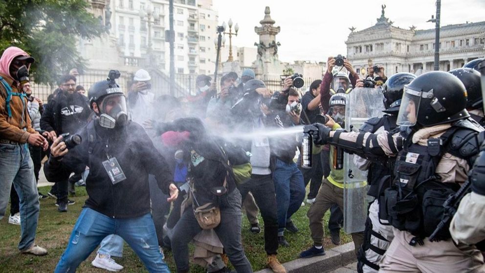 El protocolo antipiquetes sigue vigente.