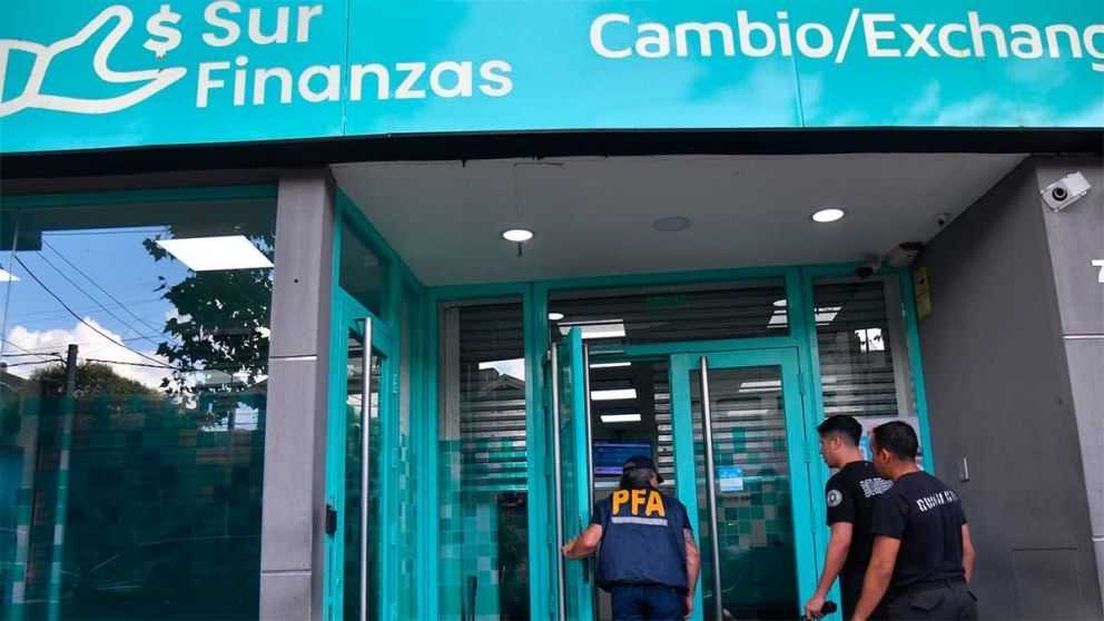 Allanamientos y prisión domiciliaria para la tesorera de Sur Finanzas.