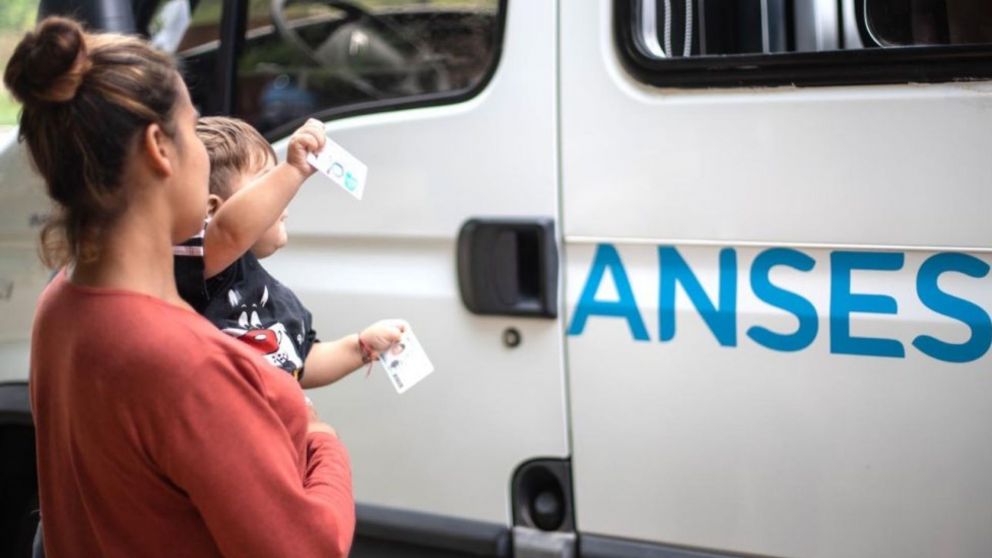 Durante 2025, Anses retuvo el 20% del monto de la AUH. La �nica manera de cobrar ese dinero era presentando la Libreta AUH