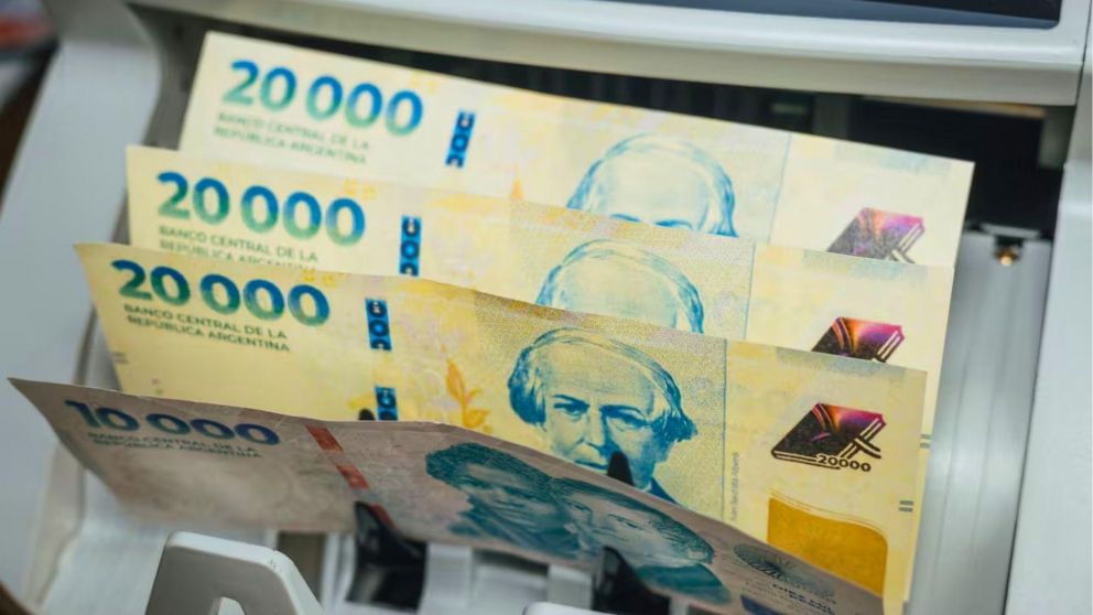 Baja el plazo fijo hoy, sube el dólar