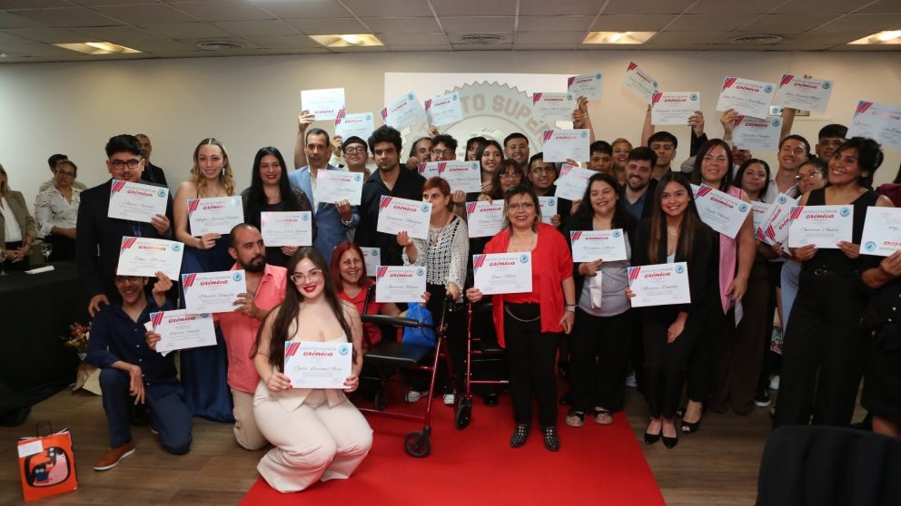 El Instituto Superior Crónica celebró una nueva camada de comunicadores.