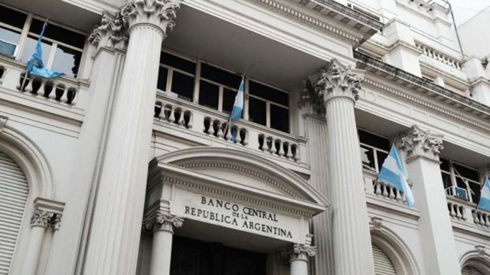El Banco Central anunci� cambios en el esquema cambiario y un programa de compras de d�lares para fortalecer las reservas desde 2026.