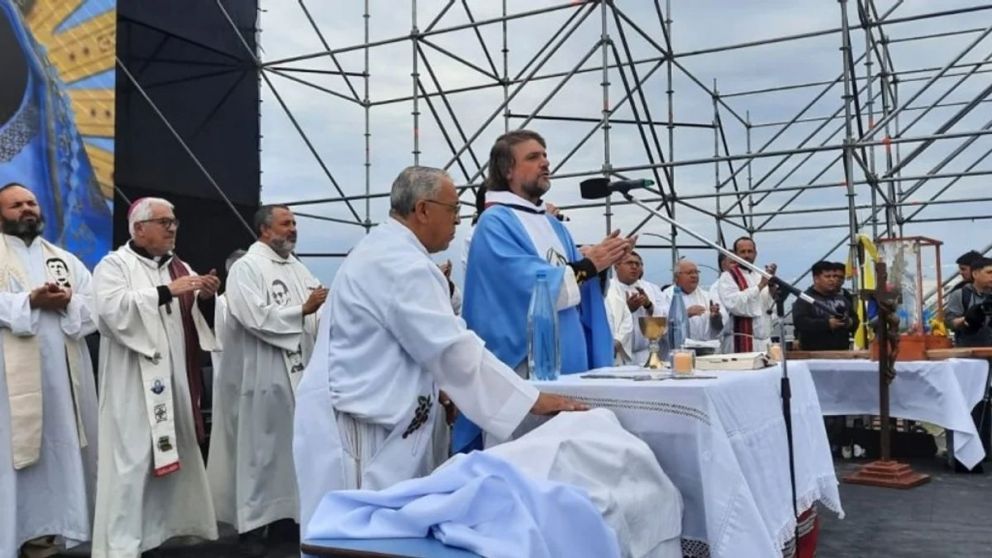 Curas villeros participaron de una celebración religiosa en Luján y reclamaron por las necesidades de los barrios populares.
