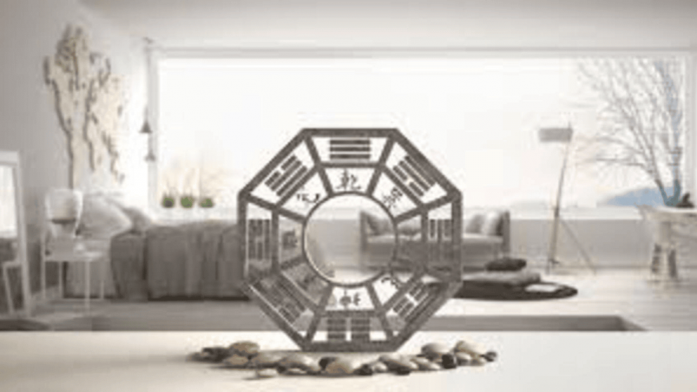 Los hábitos cotidianos que bloquean la energía de tu casa, según el Feng Shui