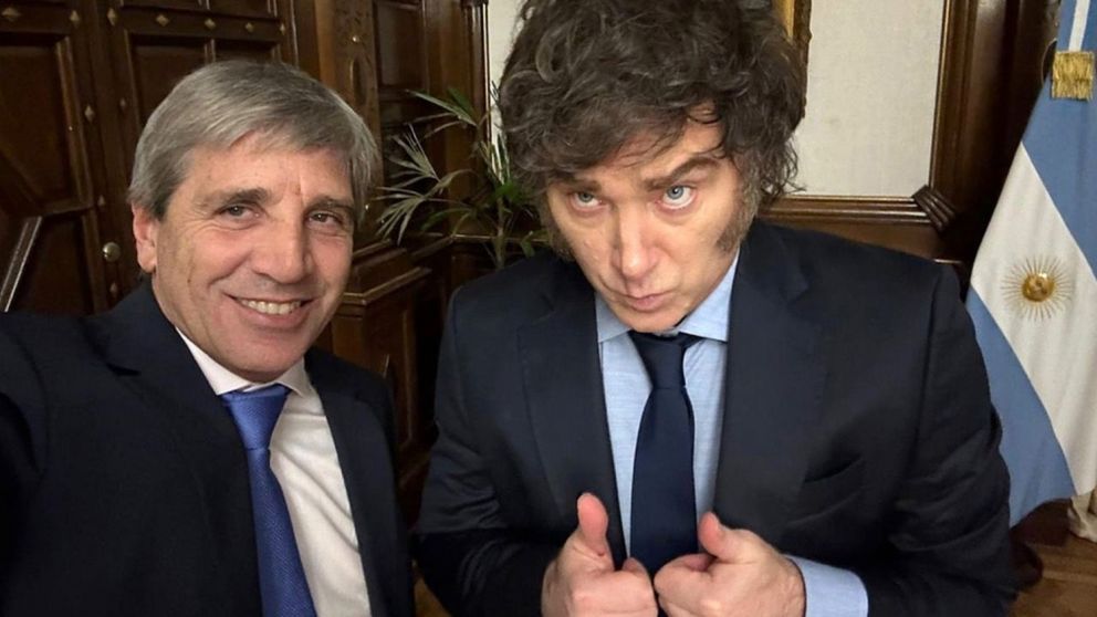Javier Milei elogió en redes sociales al ministro de Economía, Luis "Toto" Caputo.