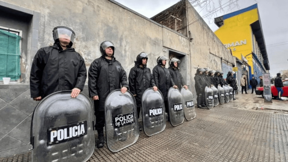 El Gobierno propuso un proyecto para acelerar los desalojos a través de al fuerza pública