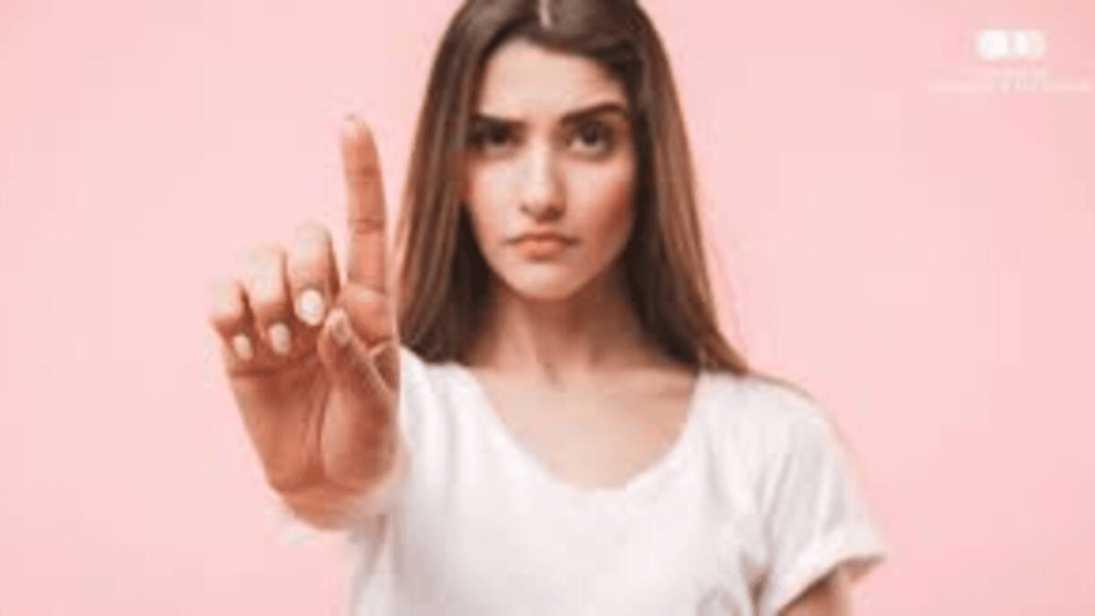 ¿Por qué evitamos decir ciertas palabras? El significado psicológico detrás de este hábito oculto