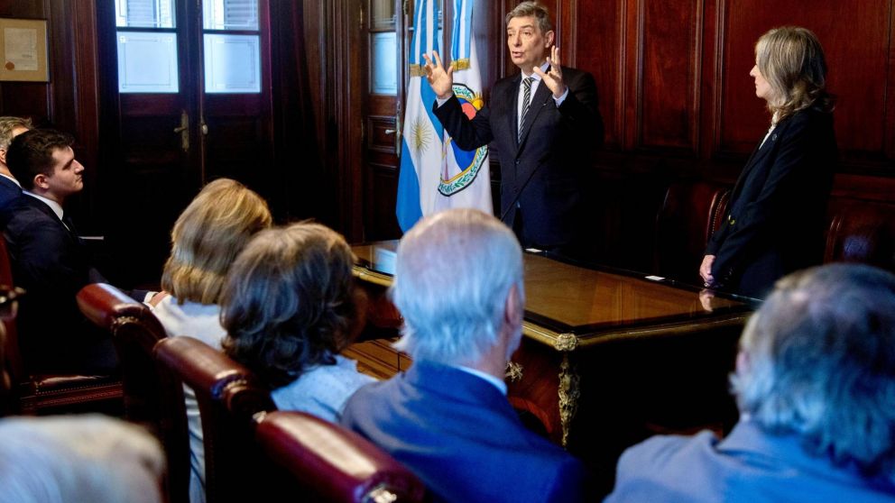 Horacio Rosatti: "Todos, jueces, legisladores y miembros del Poder Ejecutivo, estamos por debajo de la Constituci�n"