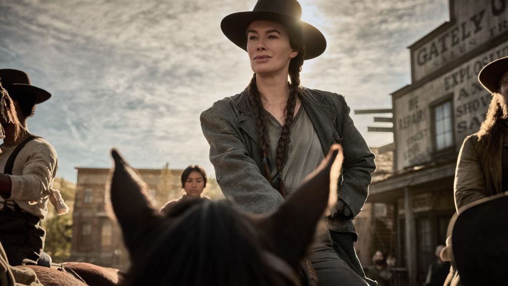 THE ABANDONS. Lena Headey as Fiona Nolan in The Abandons. Cr. MATTHIAS CLAMER/Netflix © 2024-THE ABANDONS