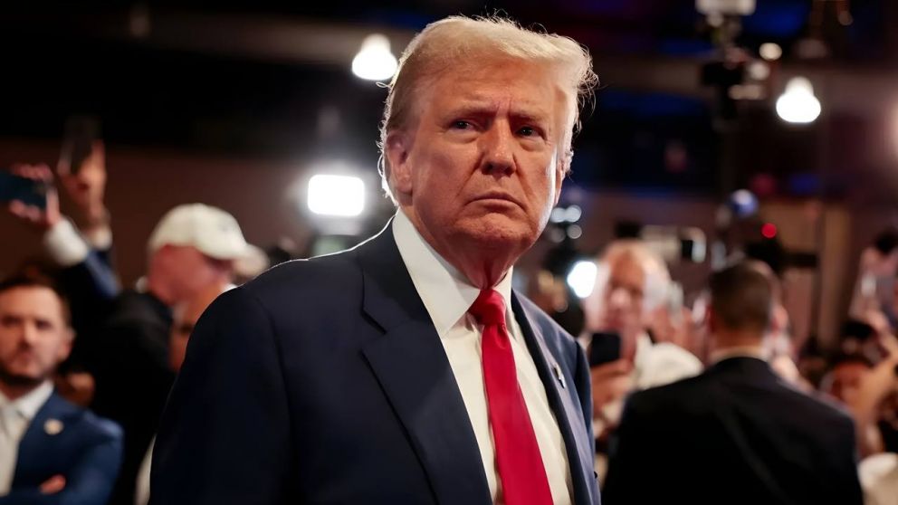 Las acciones y tokens vinculados a la marca Trump atraviesan derrumbes de hasta 99%, un golpe que expone la recalibraci�n del mercado y las p�rdidas de quienes apostaron a su regreso al poder.