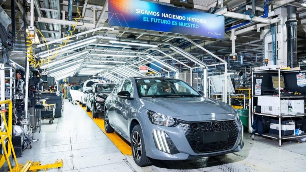 Peugeot paraliza su planta de Palomar hasta el 5 de enero