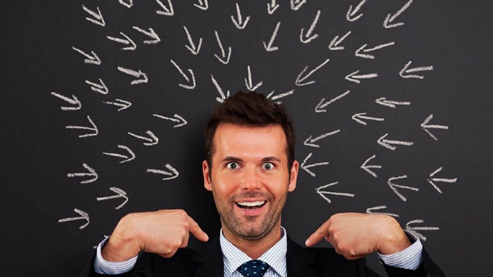 Se cree siempre poseedor exclusivo de la verdad y enseña o aconseja desde la autosuficiencia.