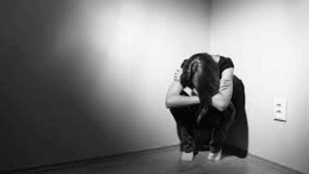 Qué revela de una persona no poder estar sola, según la psicología
